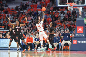 Last time they played, Syracuse narrowly bested Louisville 94-92 in the JMA Wireless Dome.