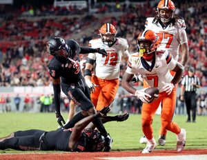 Jackson Meeks (pictured, No. 7), Oronde Gadsden II and Trebor Peña all notched six or more receptions in SU's win over NC State.