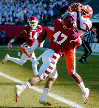 Syracuse wide receiver Marcus Sales hauls in a pass as he falls into the end zone in the second quarter.